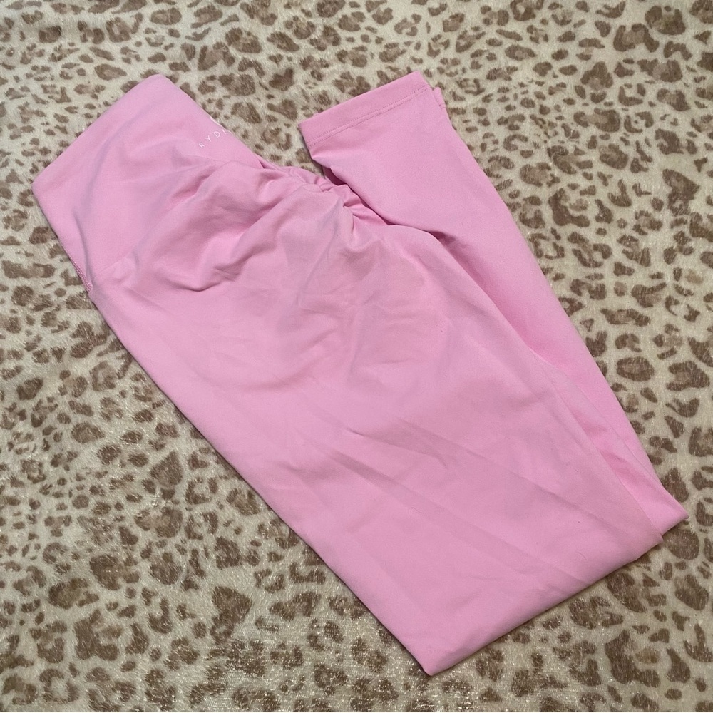 RYDERWEAR PINK SCRUNCH BUTT LEGGINGS
